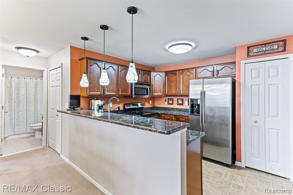 31102 Alexa Drive, Walled Lake, MI 48390 — Photo 12
