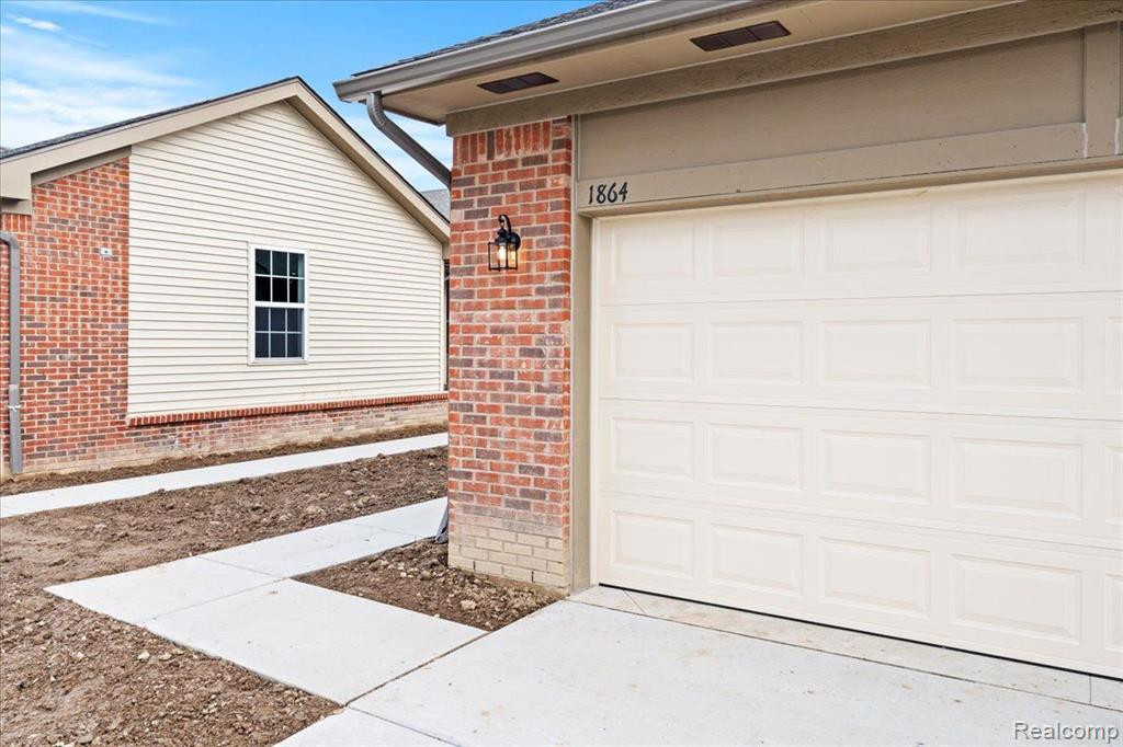 1864 WEXFORD Drive, Ypsilanti, MI 48198 — Photo 4
