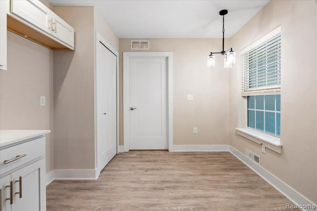 1864 WEXFORD Drive, Ypsilanti, MI 48198 — Photo 9