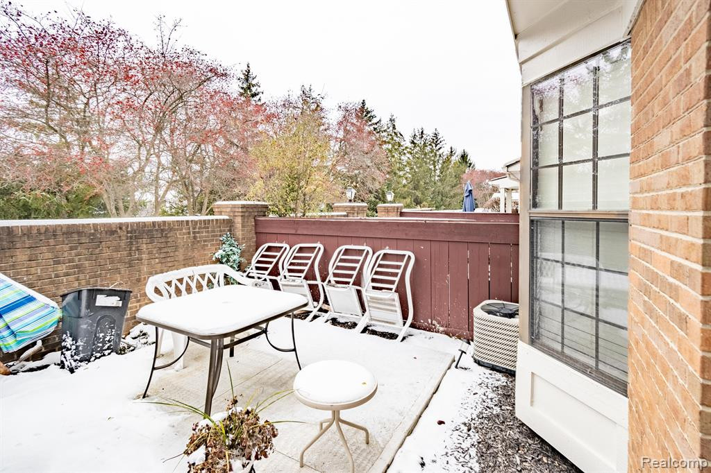 31107 COUNTRY, Farmington Hills, MI 48331 — Photo 2