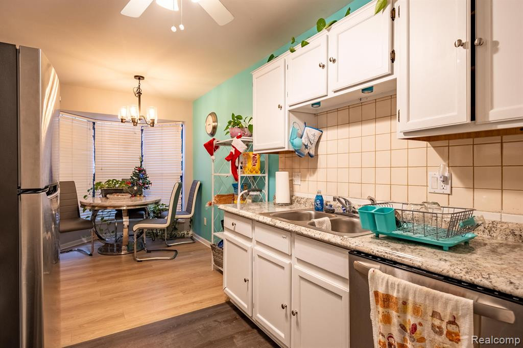 31107 COUNTRY, Farmington Hills, MI 48331 — Photo 3