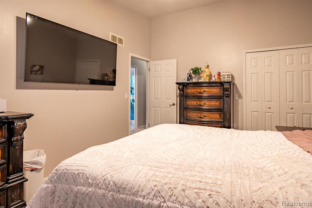 31107 COUNTRY, Farmington Hills, MI 48331 — Photo 16