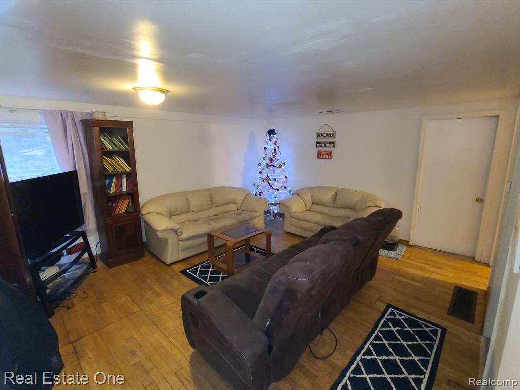 258 E HIGH Street, Metamora, MI 48455 — Photo 13