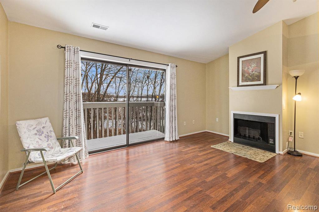 396 SPRING BROOKE Drive, Brighton, MI 48116 — Photo 4