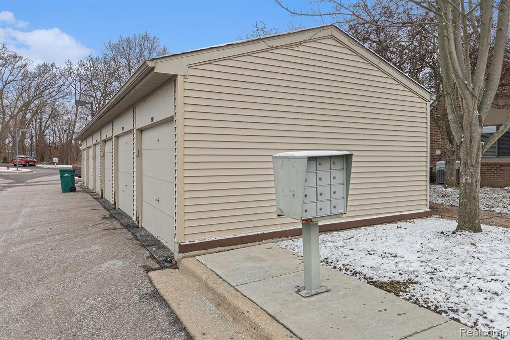396 SPRING BROOKE Drive, Brighton, MI 48116 — Photo 23