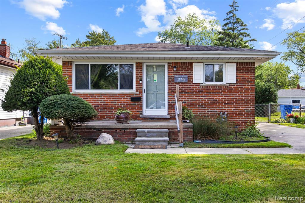 5009 CAMPBELL Street, Dearborn Heights, MI 48125 — Photo 2