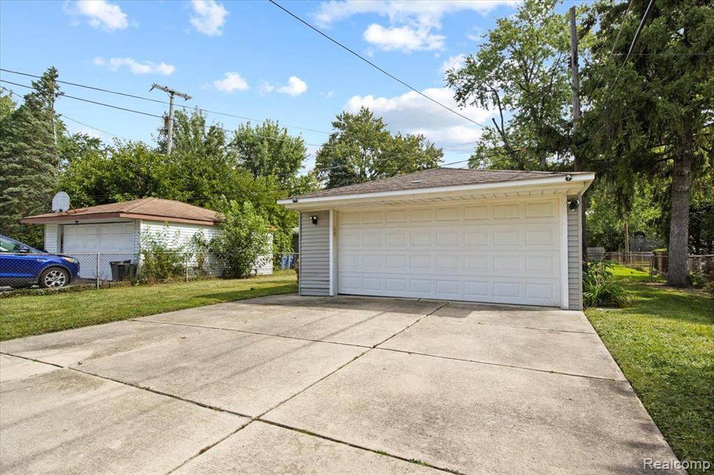 5009 CAMPBELL Street, Dearborn Heights, MI 48125 — Photo 3