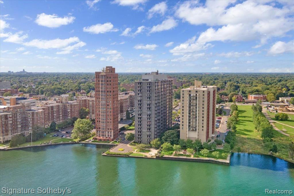 8200 E JEFFERSON Avenue, 509, Detroit, MI 48214 — front exterior