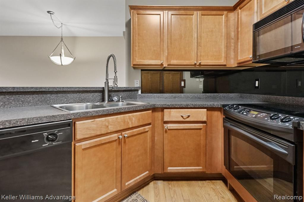 45897 GRAYSTONE Lane, Canton, MI 48187 — Photo 6