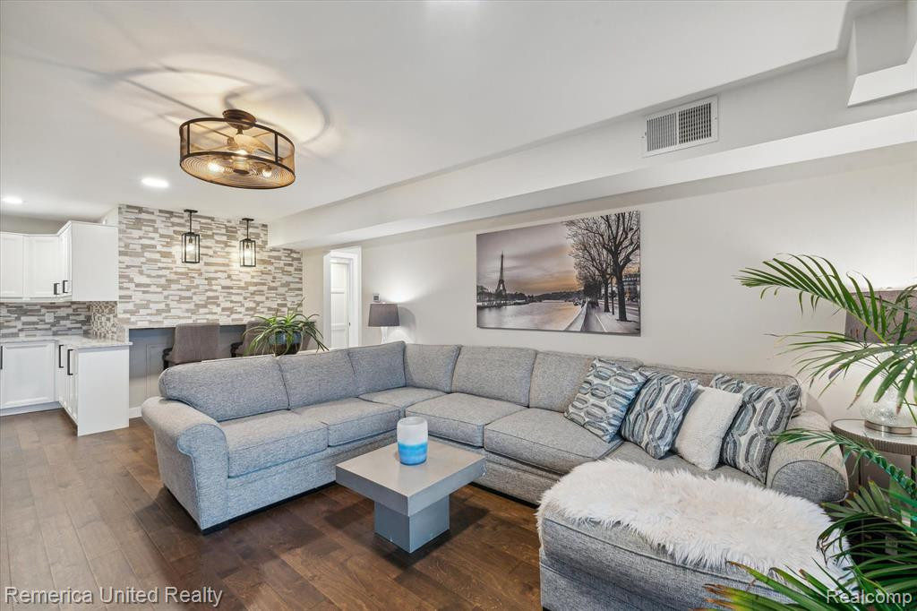 2102 PAULINE Boulevard, 304, Ann Arbor, MI 48103 — Photo 4