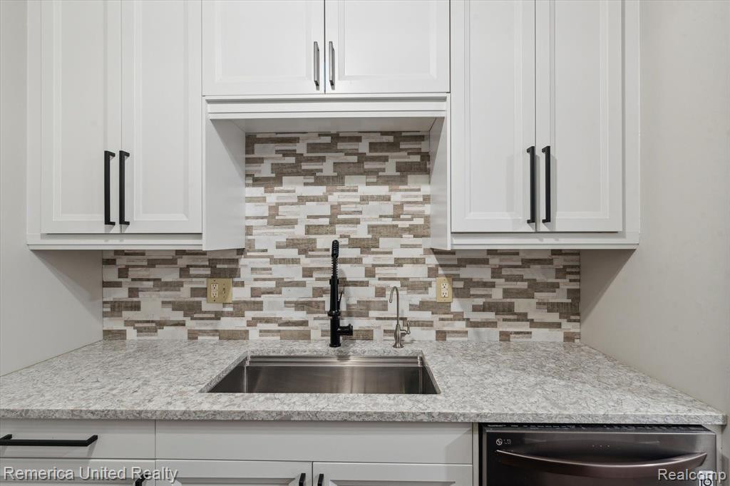 2102 PAULINE Boulevard, 304, Ann Arbor, MI 48103 — Photo 8