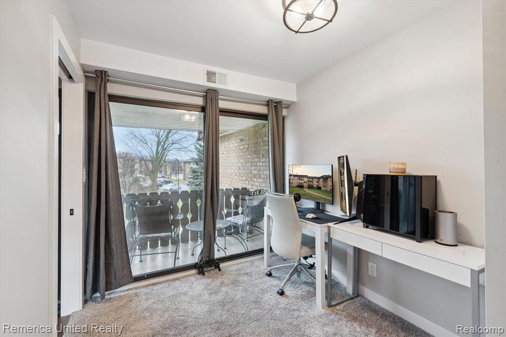 2102 PAULINE Boulevard, 304, Ann Arbor, MI 48103 — Photo 25