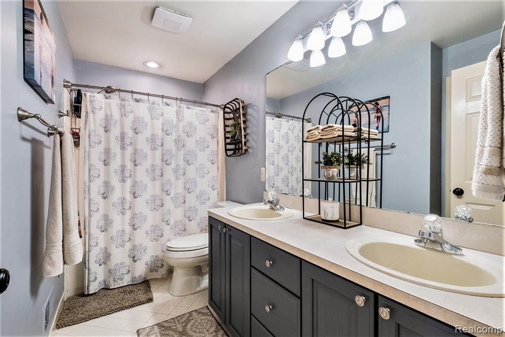 4404 SAINT ANDREWS Street, Howell, MI 48843 — Photo 26