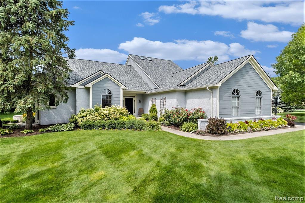 4404 SAINT ANDREWS Street, Howell, MI 48843 — Photo 32