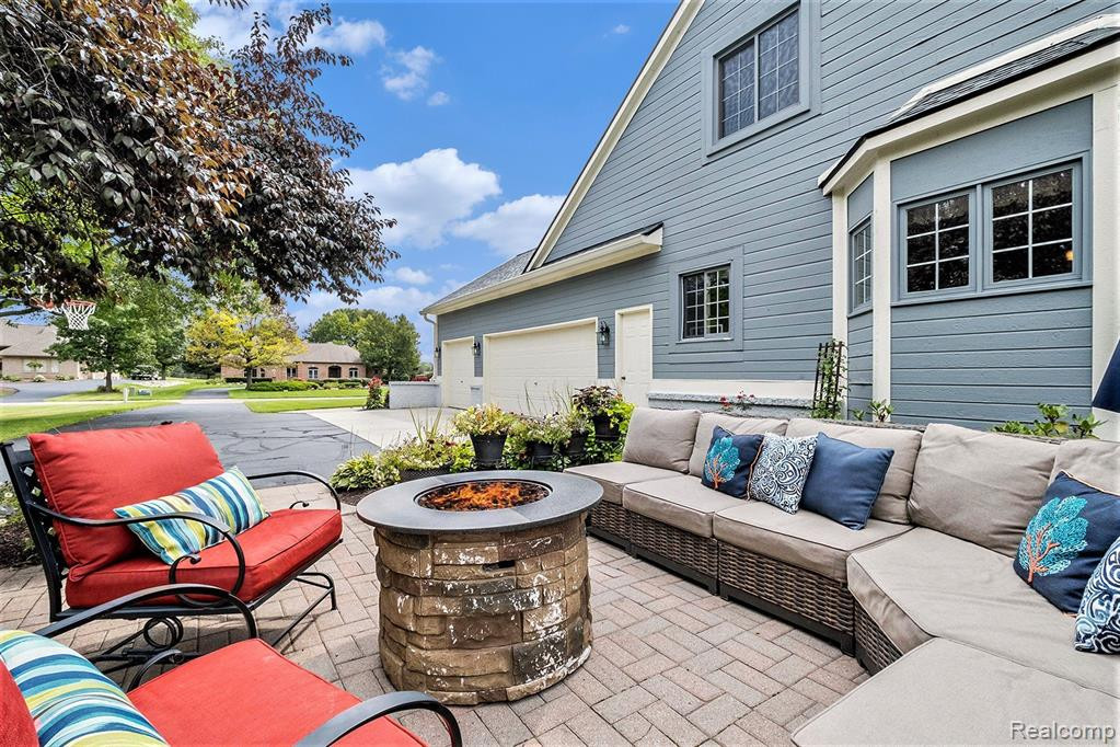 4404 SAINT ANDREWS Street, Howell, MI 48843 — Photo 35