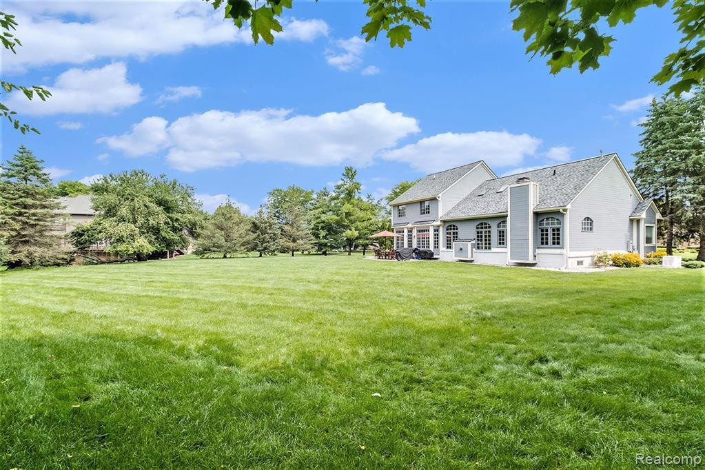 4404 SAINT ANDREWS Street, Howell, MI 48843 — Photo 39