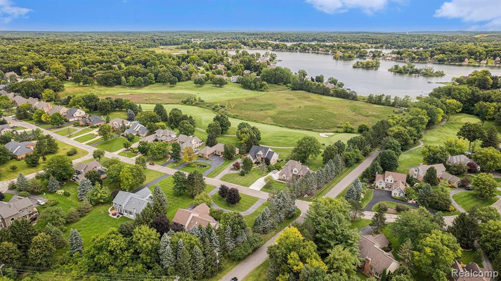 4404 SAINT ANDREWS Street, Howell, MI 48843 — Photo 40