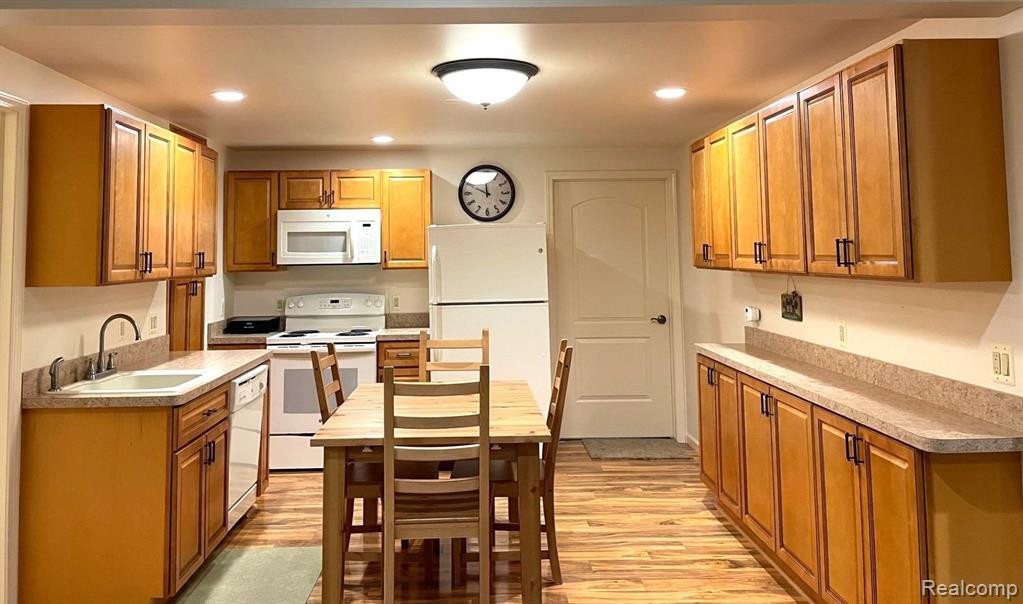 1078 PADDOCK Drive, South Lyon, MI 48178 — Photo 13