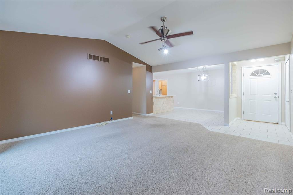 17322 S LUCILLE Circle, New Boston, MI 48164 — Photo 4