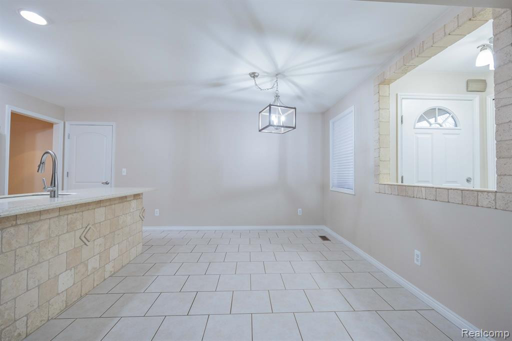 17322 S LUCILLE Circle, New Boston, MI 48164 — Photo 8