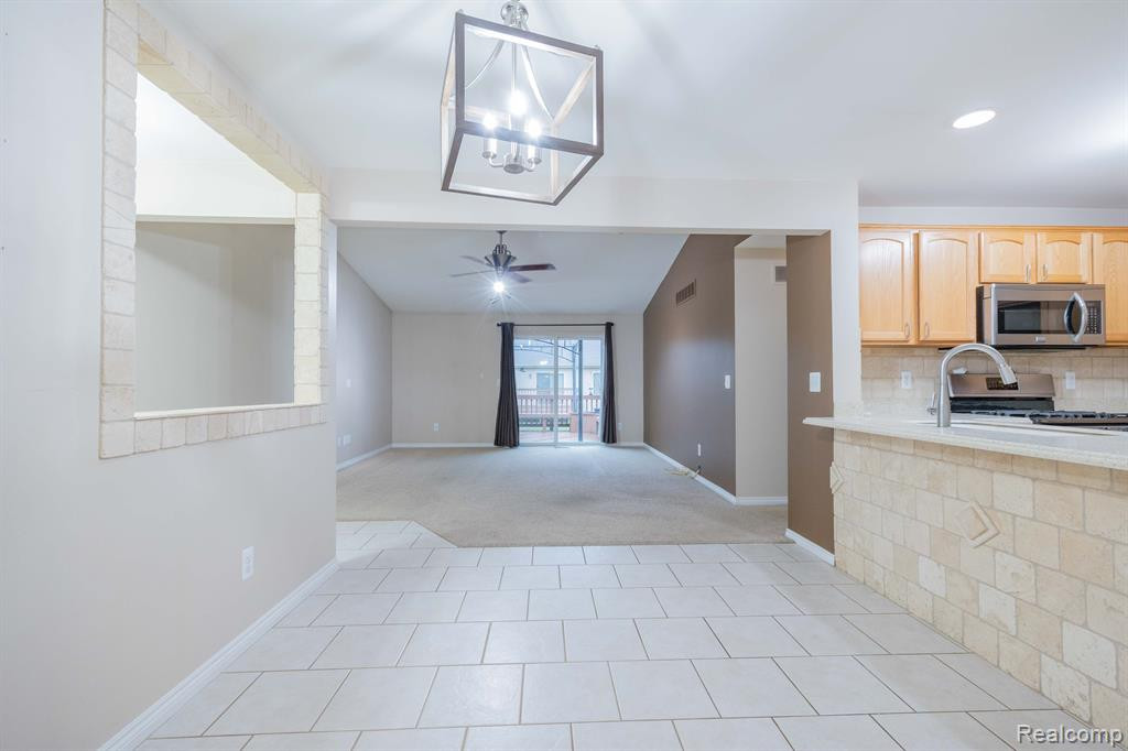 17322 S LUCILLE Circle, New Boston, MI 48164 — Photo 9