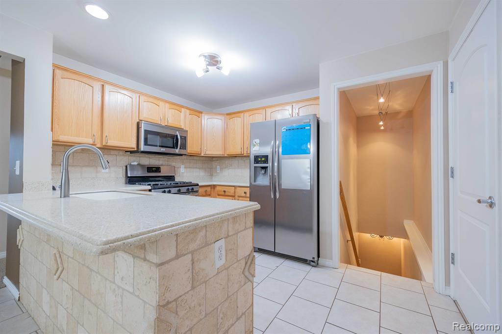 17322 S LUCILLE Circle, New Boston, MI 48164 — Photo 12