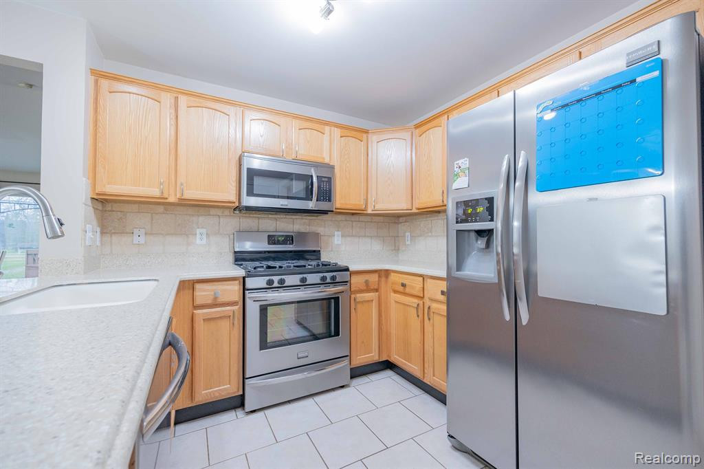 17322 S LUCILLE Circle, New Boston, MI 48164 — Photo 13