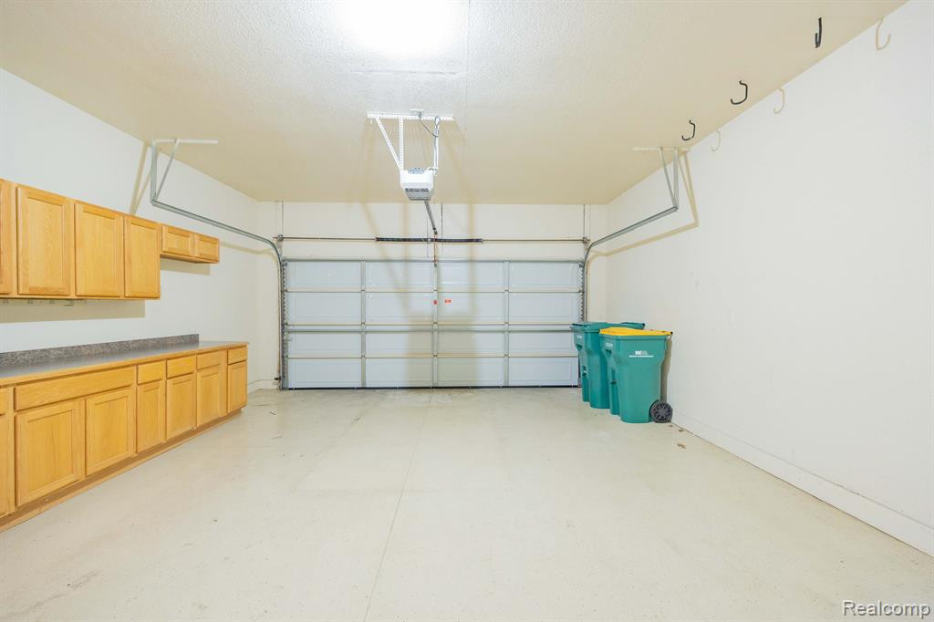 17322 S LUCILLE Circle, New Boston, MI 48164 — Photo 38