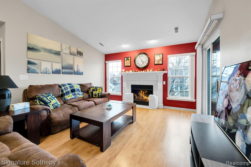 4482 BERKSHIRE Drive, Sterling Heights, MI 48314 — Photo 10