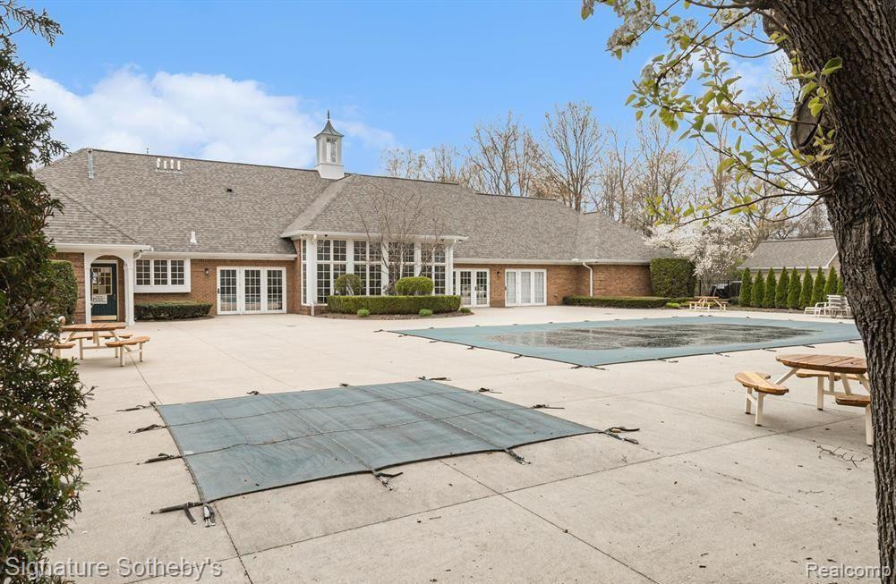 4482 BERKSHIRE Drive, Sterling Heights, MI 48314 — Photo 20