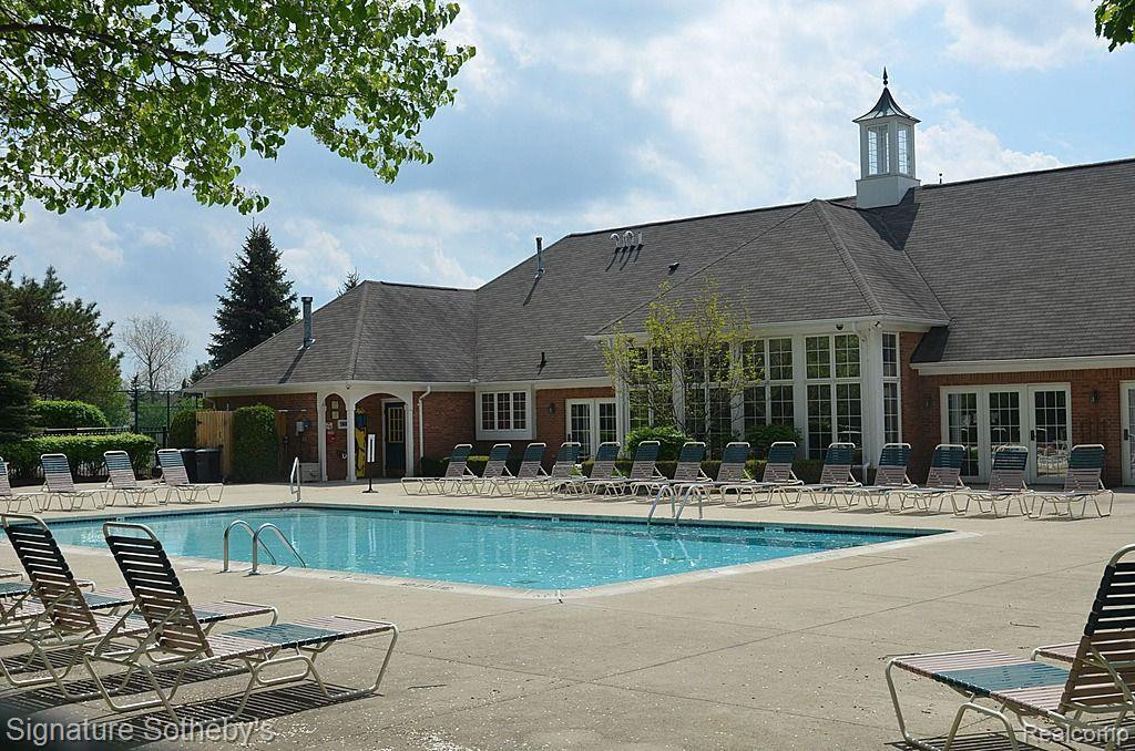4482 BERKSHIRE Drive, Sterling Heights, MI 48314 — Photo 21