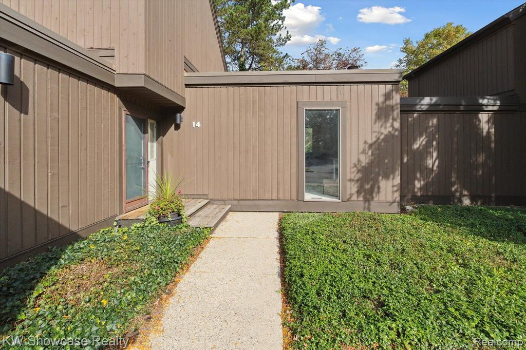 14 Westbury Court, Ann Arbor, MI 48105 — Photo 3