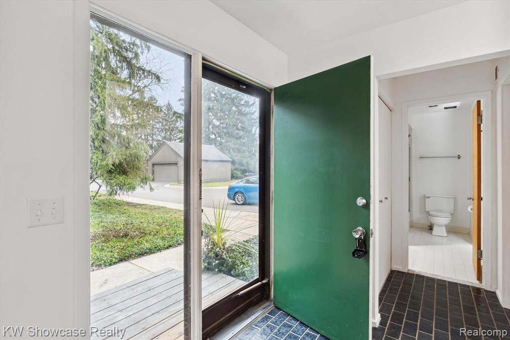 14 Westbury Court, Ann Arbor, MI 48105 — Photo 5