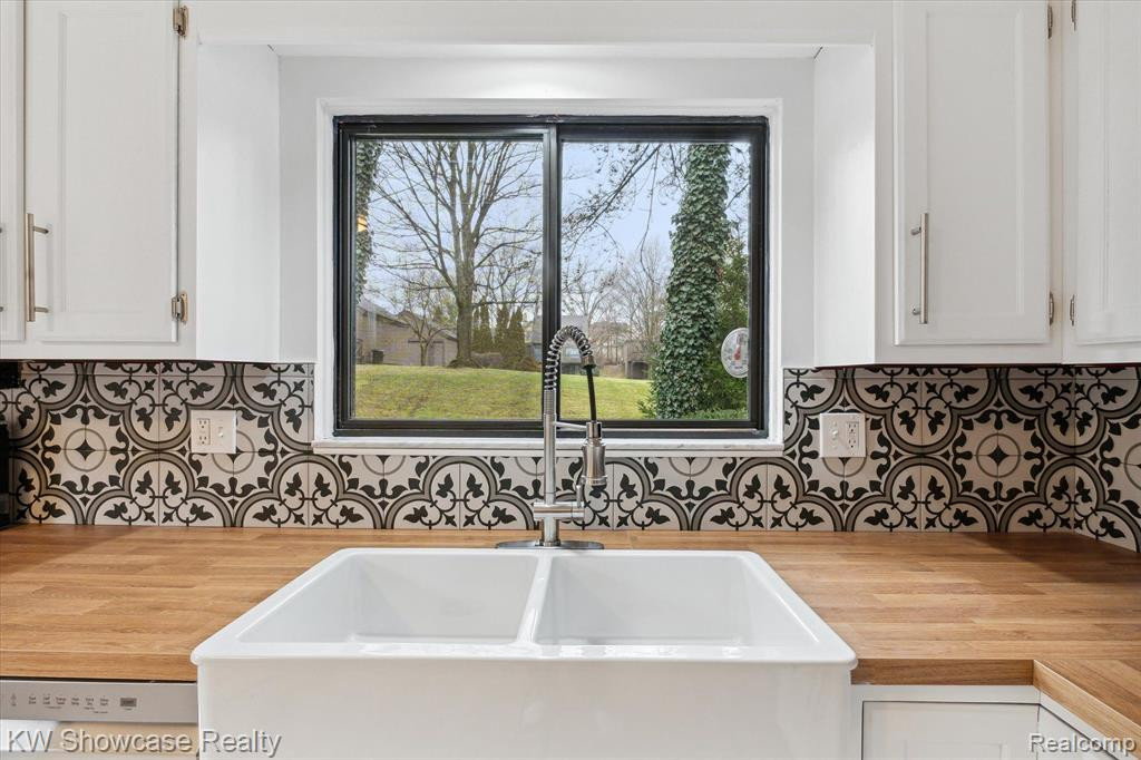 14 Westbury Court, Ann Arbor, MI 48105 — Photo 11