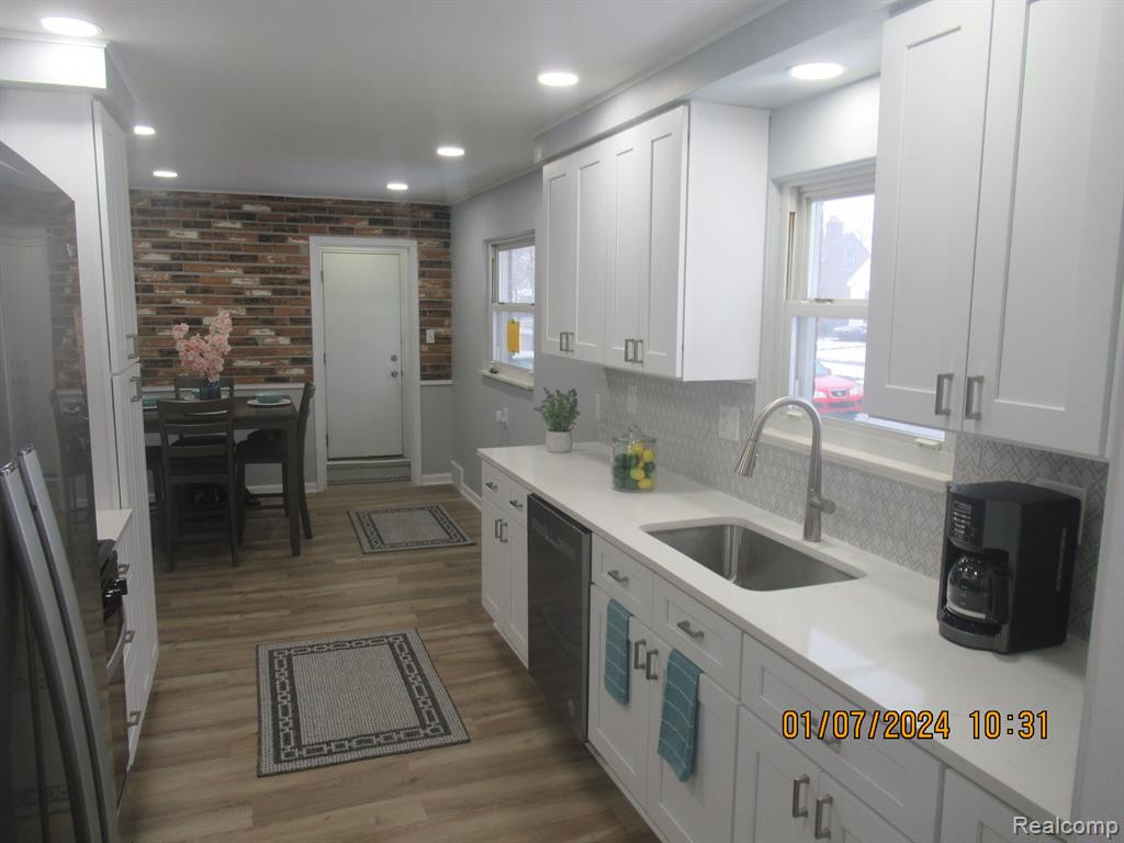 8306 PARK Avenue, Allen Park, MI 48101 — Photo 7