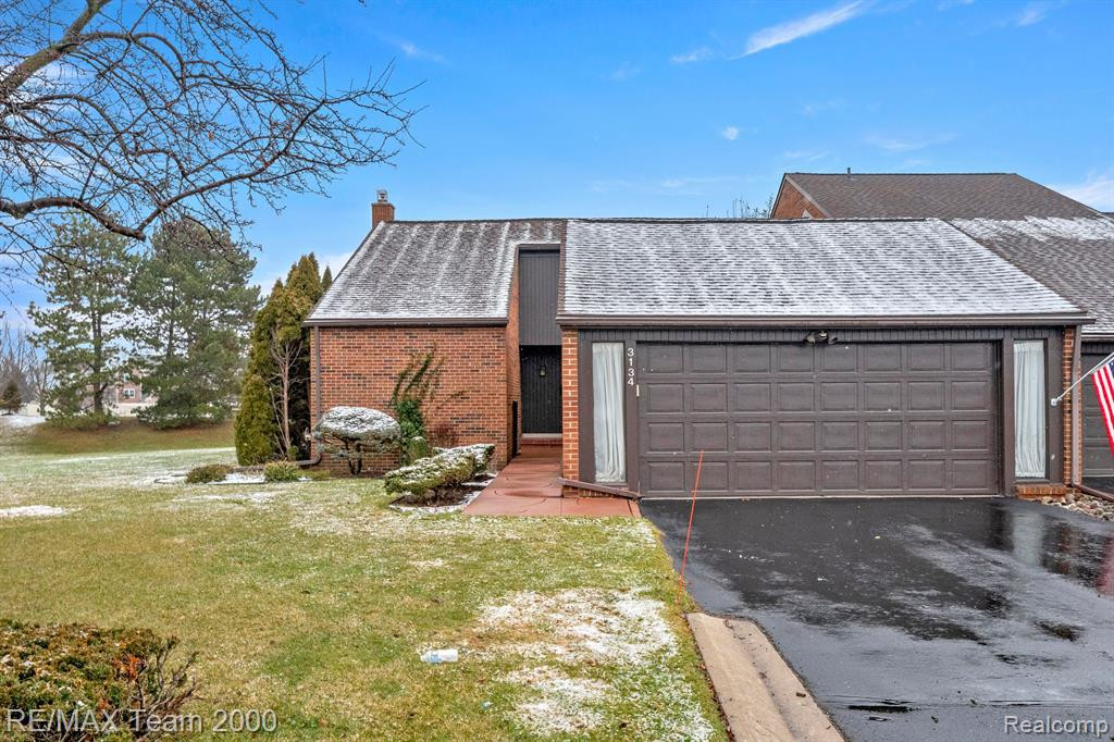 3134 LINDENWOOD Drive, 141, Dearborn, MI 48120 — Photo 2