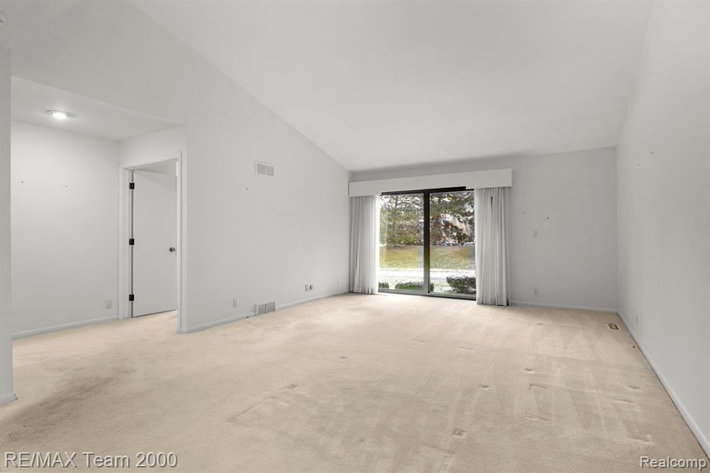 3134 LINDENWOOD Drive, 141, Dearborn, MI 48120 — Photo 4