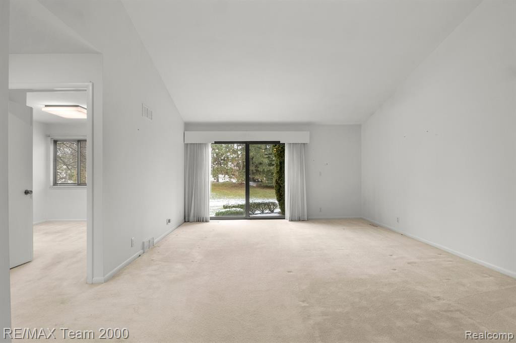 3134 LINDENWOOD Drive, 141, Dearborn, MI 48120 — Photo 5