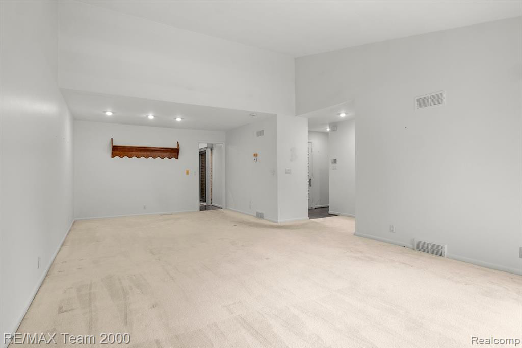 3134 LINDENWOOD Drive, 141, Dearborn, MI 48120 — Photo 9