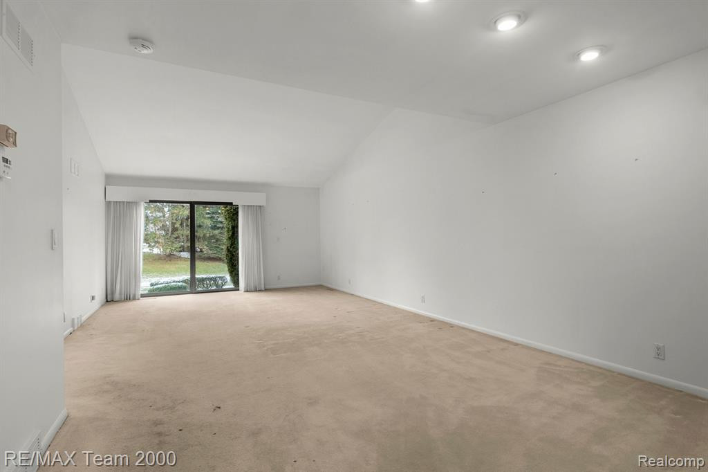 3134 LINDENWOOD Drive, 141, Dearborn, MI 48120 — Photo 12