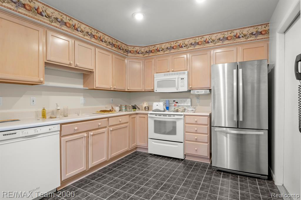 3134 LINDENWOOD Drive, 141, Dearborn, MI 48120 — Photo 15