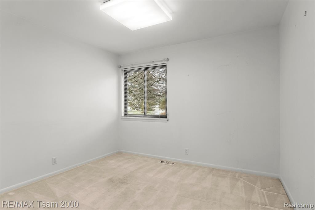 3134 LINDENWOOD Drive, 141, Dearborn, MI 48120 — Photo 19