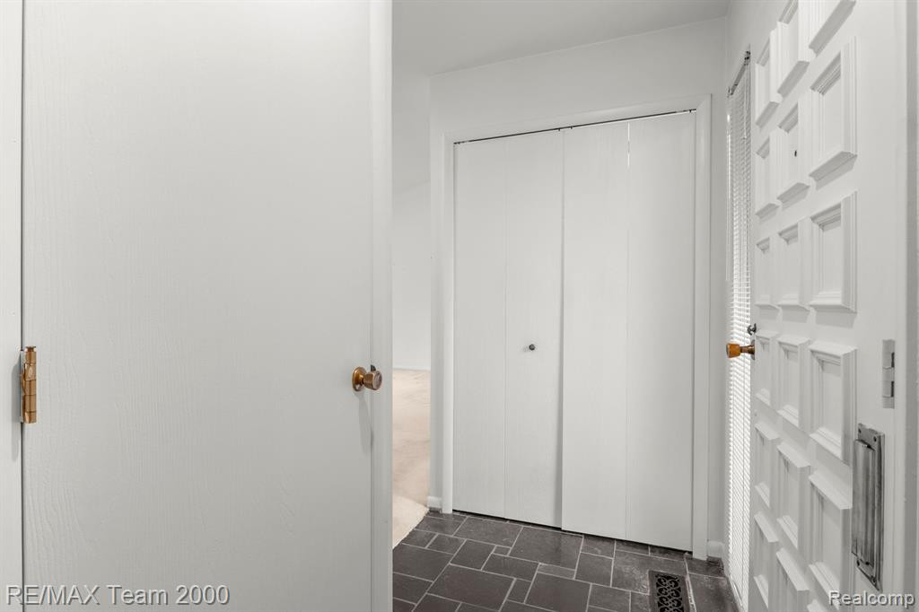 3134 LINDENWOOD Drive, 141, Dearborn, MI 48120 — Photo 21