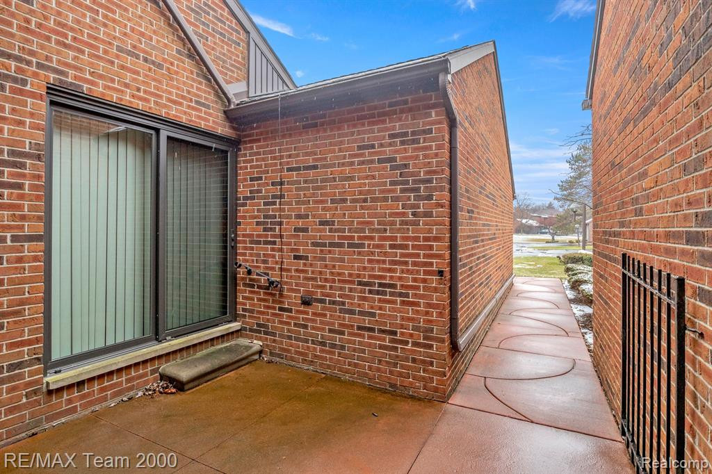 3134 LINDENWOOD Drive, 141, Dearborn, MI 48120 — Photo 35