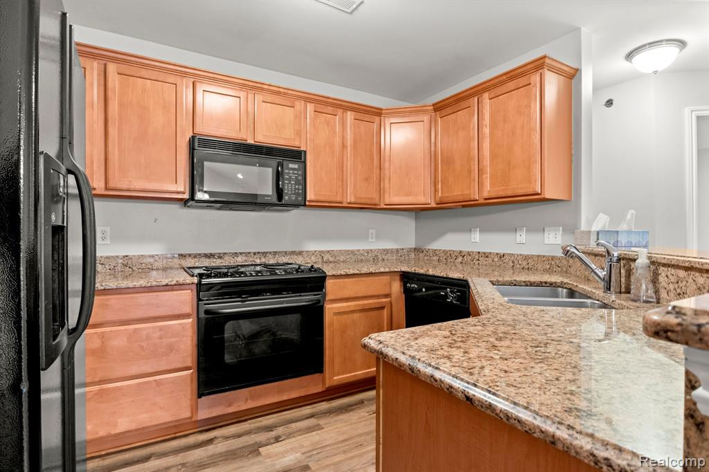 45941 GRAYSTONE Lane, Canton, MI 48187 — Photo 14