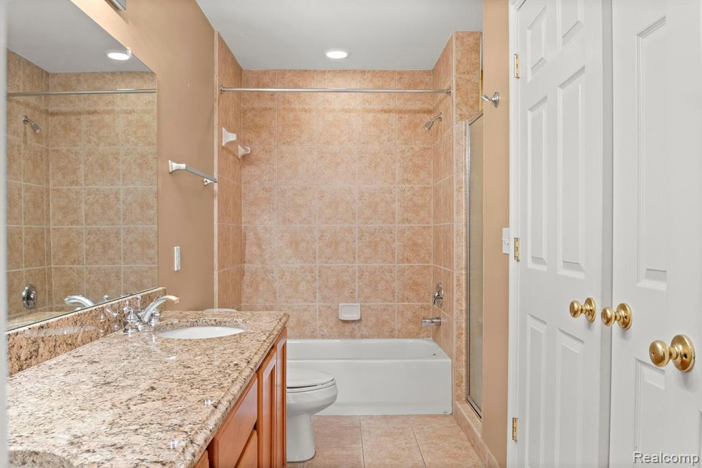 45941 GRAYSTONE Lane, Canton, MI 48187 — Photo 23