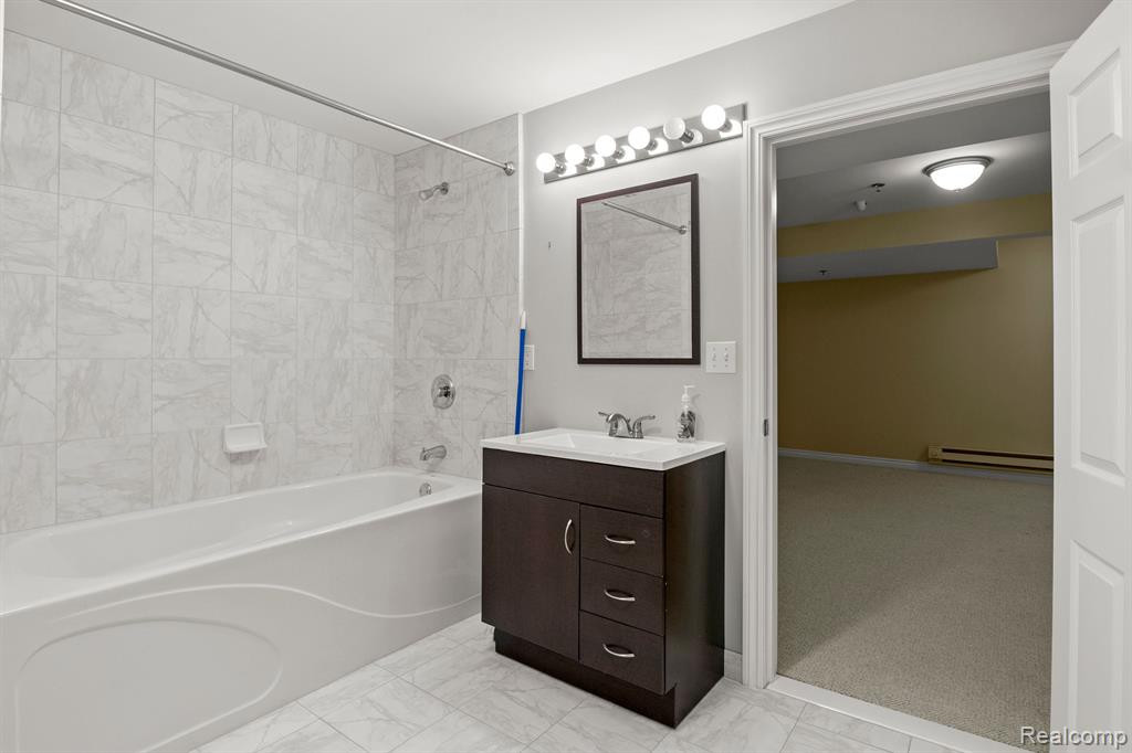 45941 GRAYSTONE Lane, Canton, MI 48187 — Photo 31