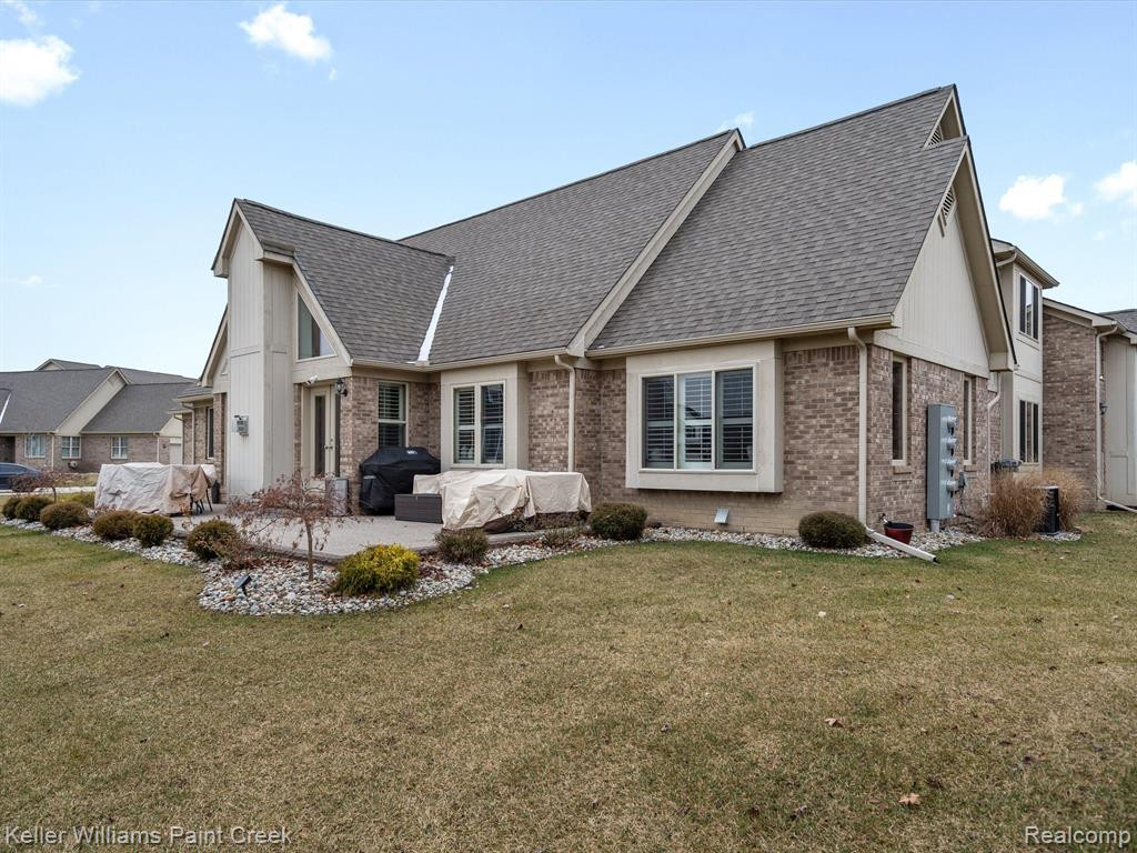 14855 STONEY BROOK Drive W, Shelby Twp, MI 48315 — Photo 2