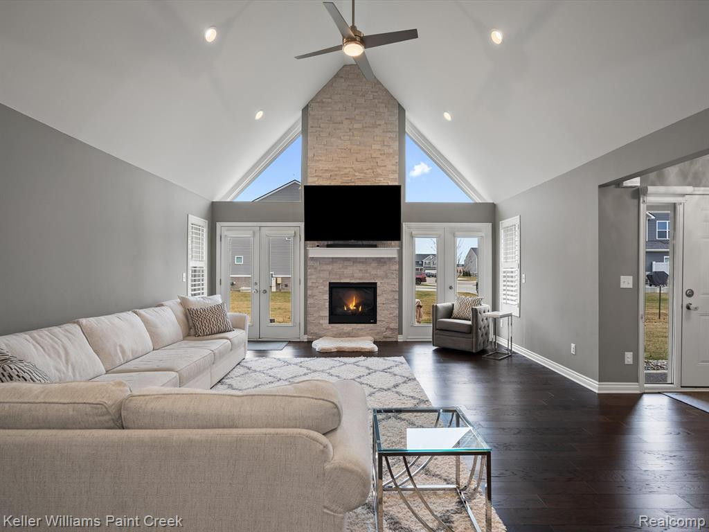 14855 STONEY BROOK Drive W, Shelby Twp, MI 48315 — Photo 4