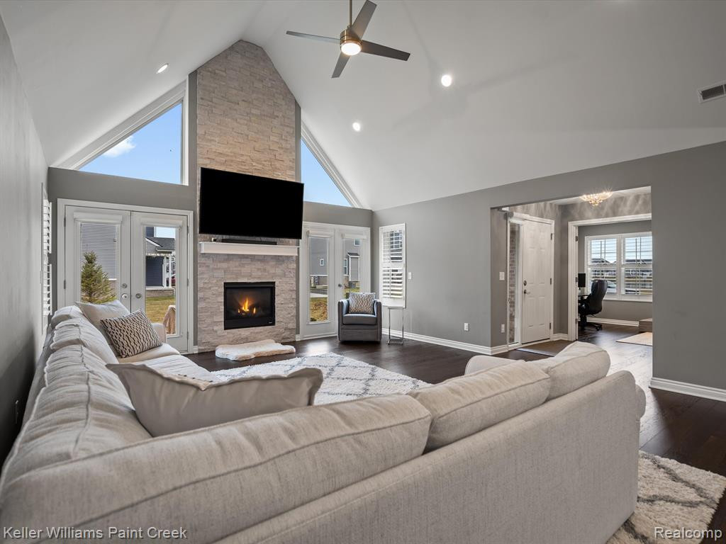 14855 STONEY BROOK Drive W, Shelby Twp, MI 48315 — Photo 6